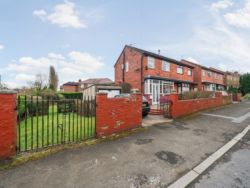 3 bed semidetached house for sale in Lancaster Avenue, Manchester M45