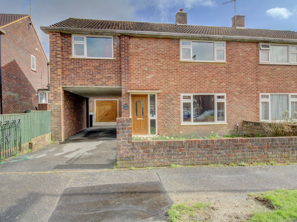 3 bed semidetached house for sale in Rumbolds Lane, Haywards Heath