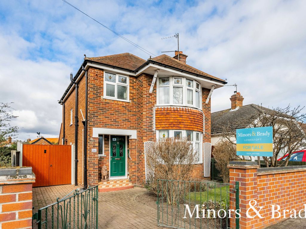 3 bed detached house for sale in Normanston Drive, Lowestoft NR32 Zoopla
