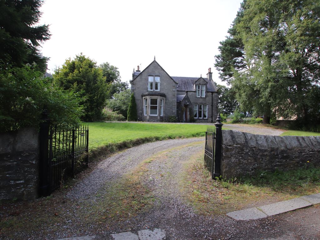 3 bed detached house for sale in Seafield Avenue, Keith AB55, £299,000