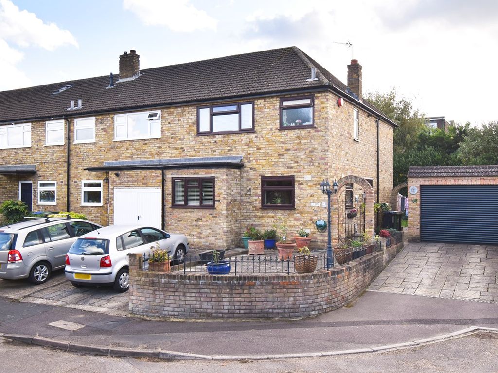 3 bed end terrace house for sale in Alpine Road, WaltonOnThames KT12