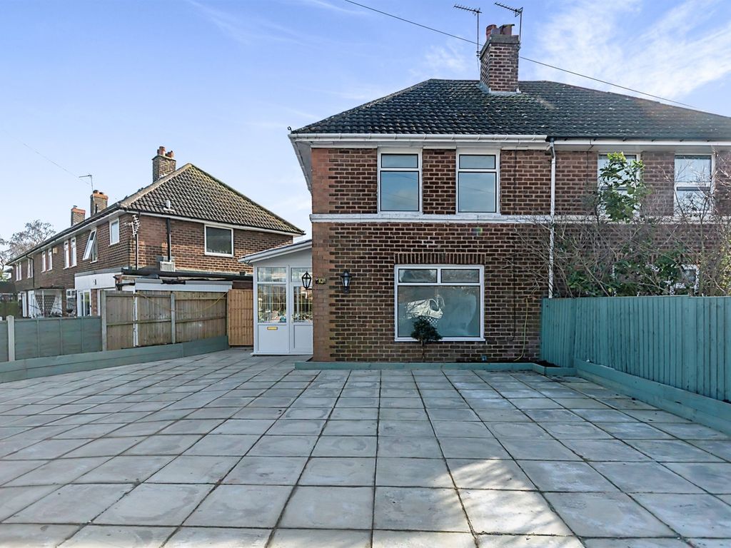 3 bed semidetached house for sale in Quinton Road West, Quinton