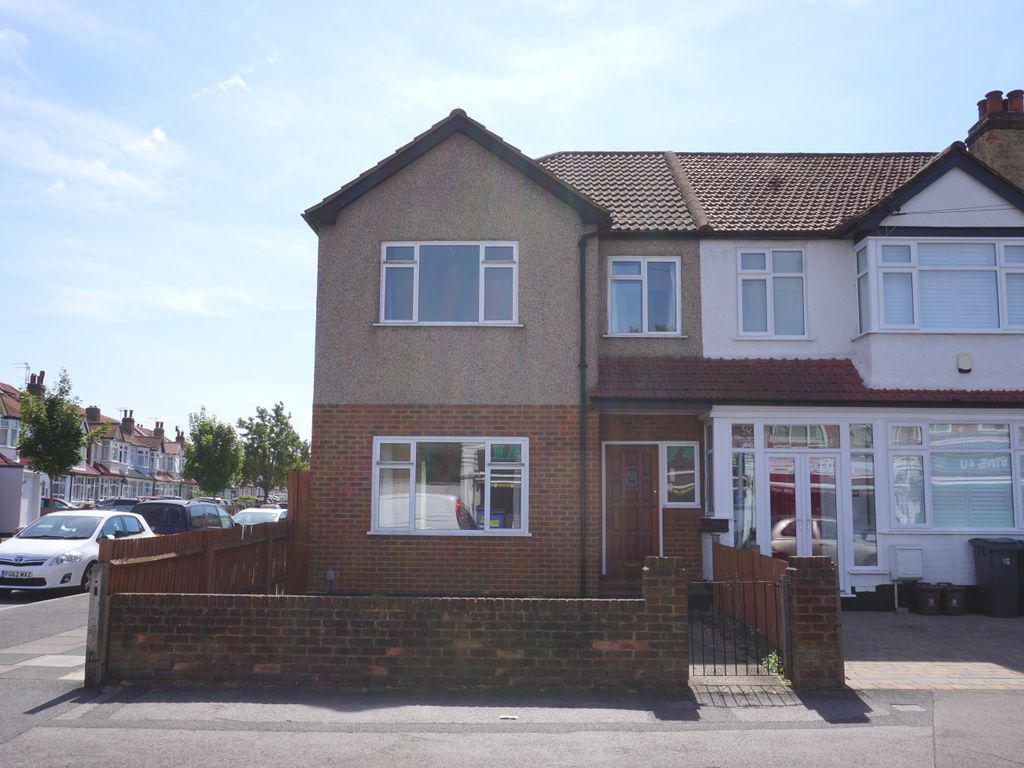 3 bed end terrace house for sale in Red Lion Road, Surbiton KT6 Zoopla