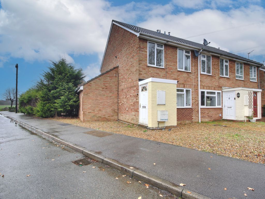 3 bed end terrace house for sale in Elizabeth Way, Colne, Huntingdon