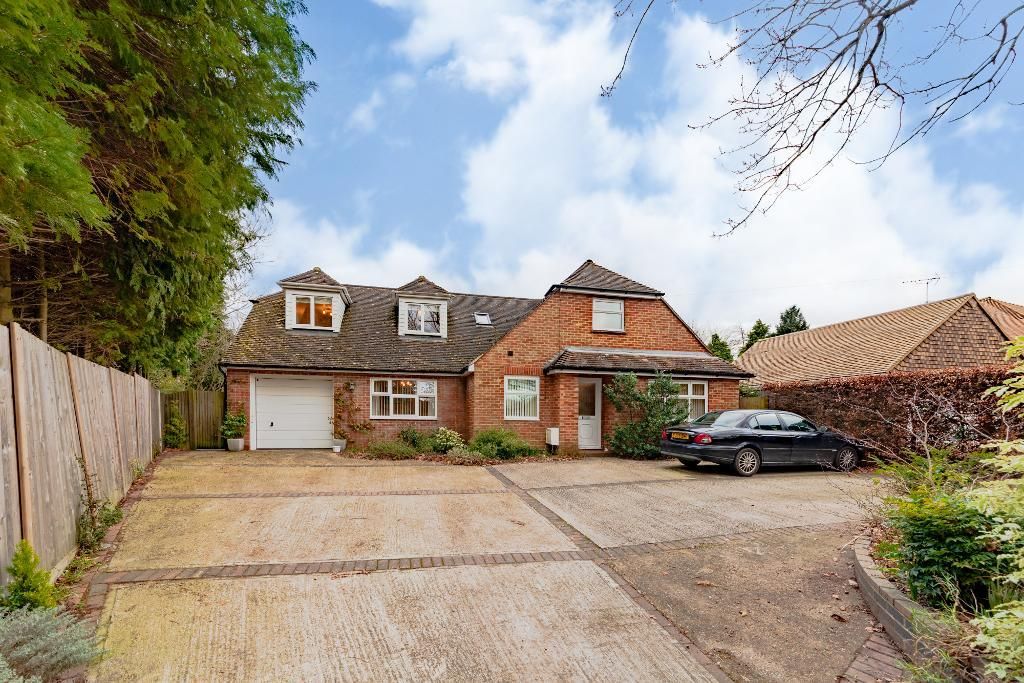 4 bed detached house for sale in Sandyhurst Lane, Ashford, Kent TN25