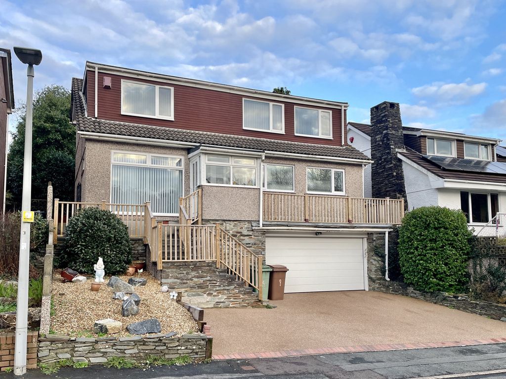 Hazel Close, Birdcage Farm, Plymouth PL6  
