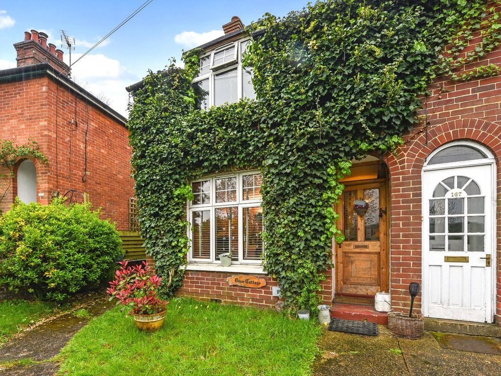 2 bed semidetached house for sale in Headley Road, Liphook, Hampshire
