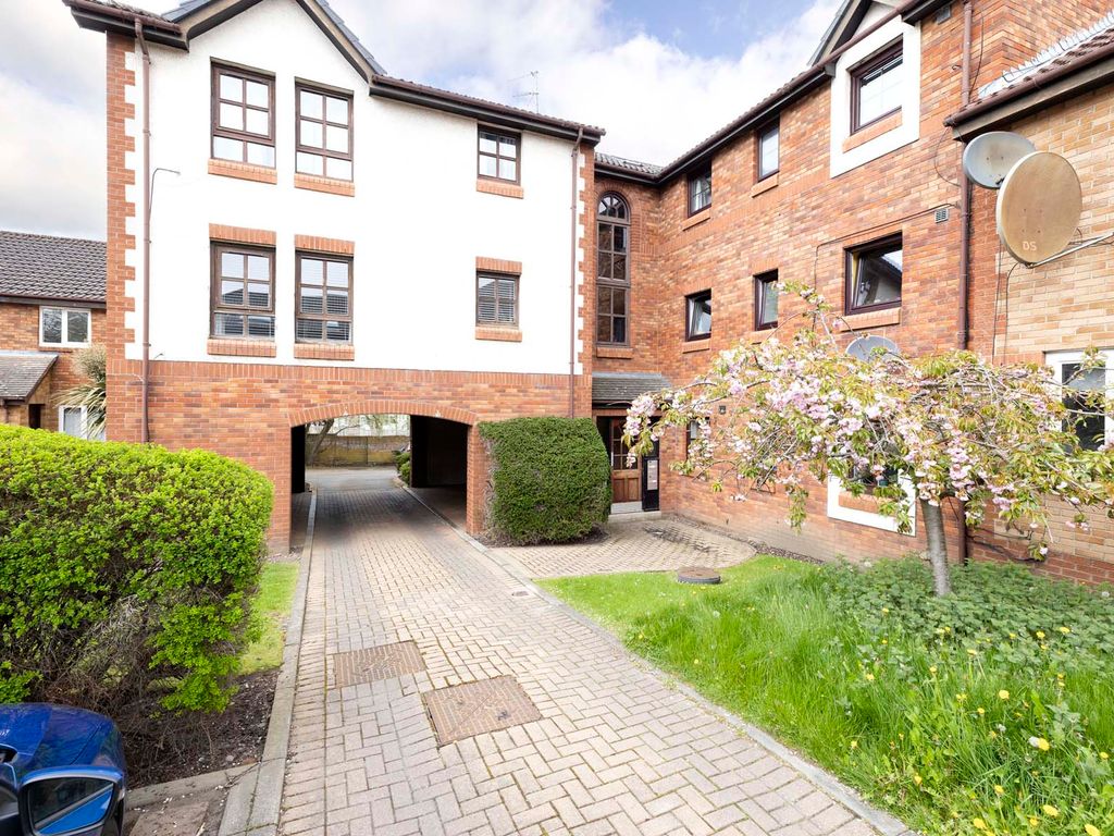 2 bed flat for sale in 37 Flat 5 Gilmerton Place, Edinburgh EH17 Zoopla