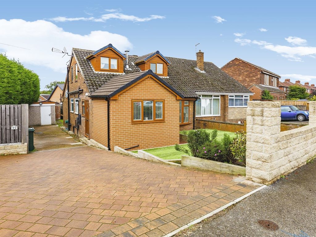 5 bed semidetached house for sale in Worsbrough Road, Birdwell