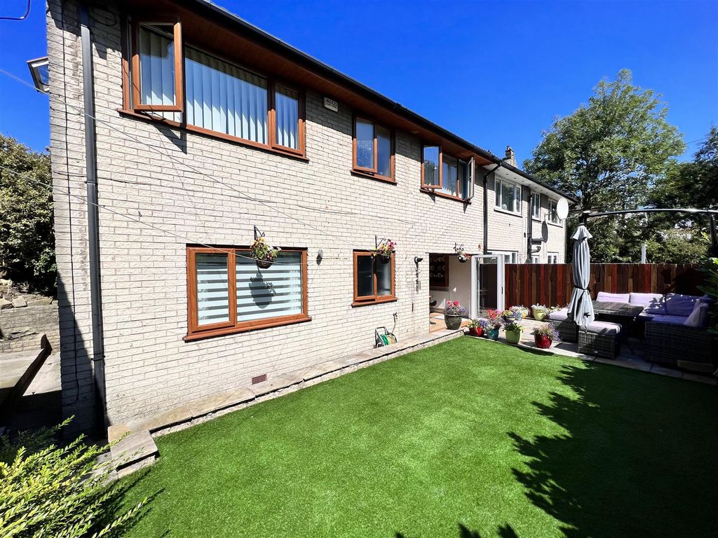 4 bed semidetached house for sale in Stockport Road, Mossley, Ashton