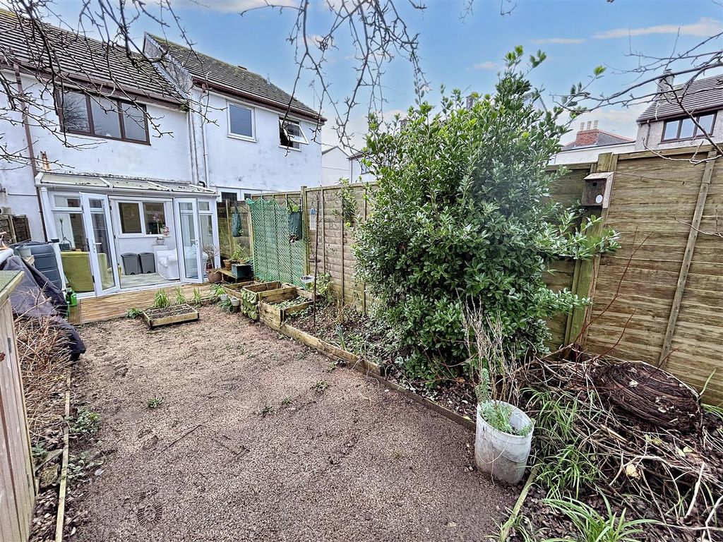 2 bed terraced house for sale in Gweal Wartha, Helston TR13, £225,000