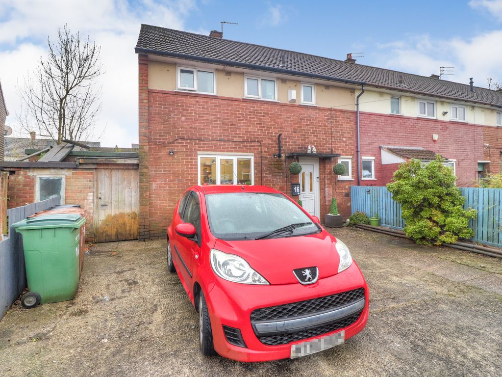 3 bed semidetached house for sale in Cumberland Avenue, Stockport SK5