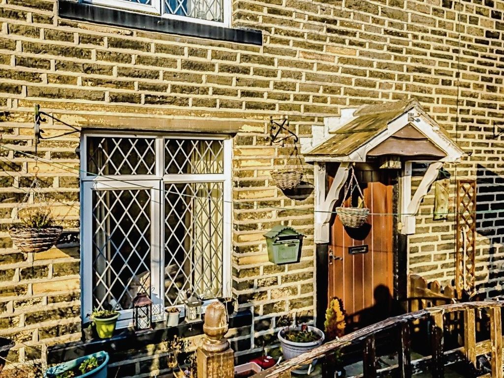 2 bed terraced house for sale in Dean Lane, Sowerby Bridge HX6 Zoopla