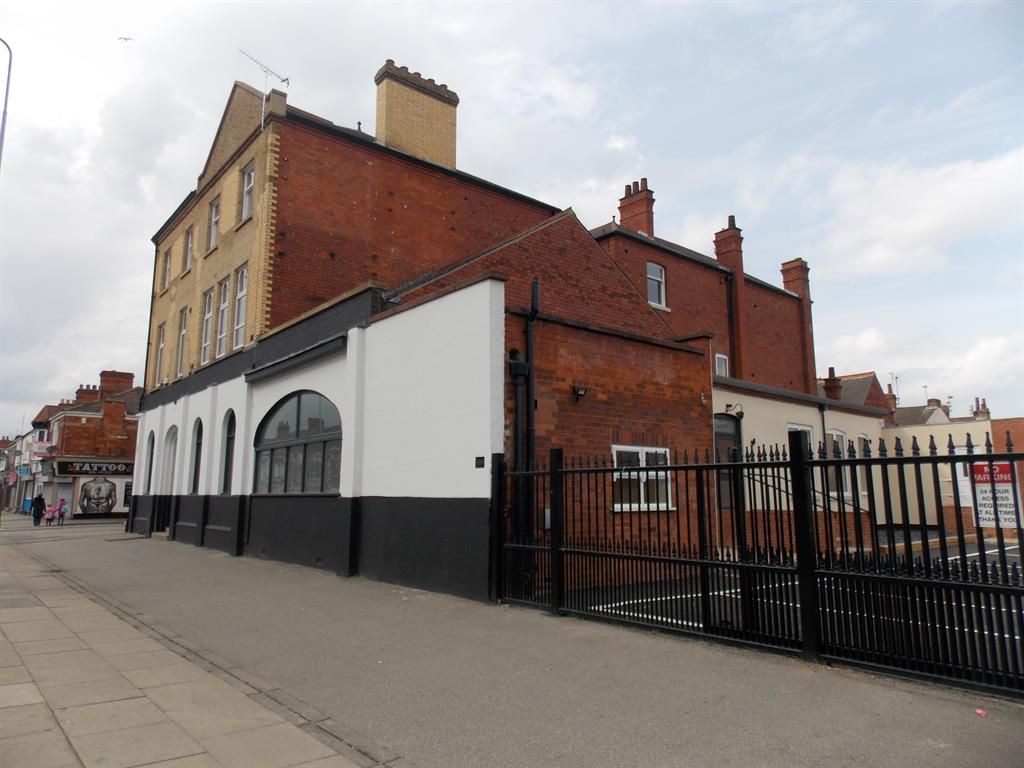 2 bed flat to rent in Grimsby Road, Cleethorpes DN35, £500 pcm Zoopla