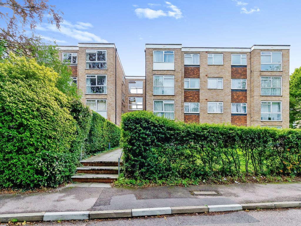 1 bed flat for sale in Harcourt Avenue, Wallington SM6, £240,000 Zoopla