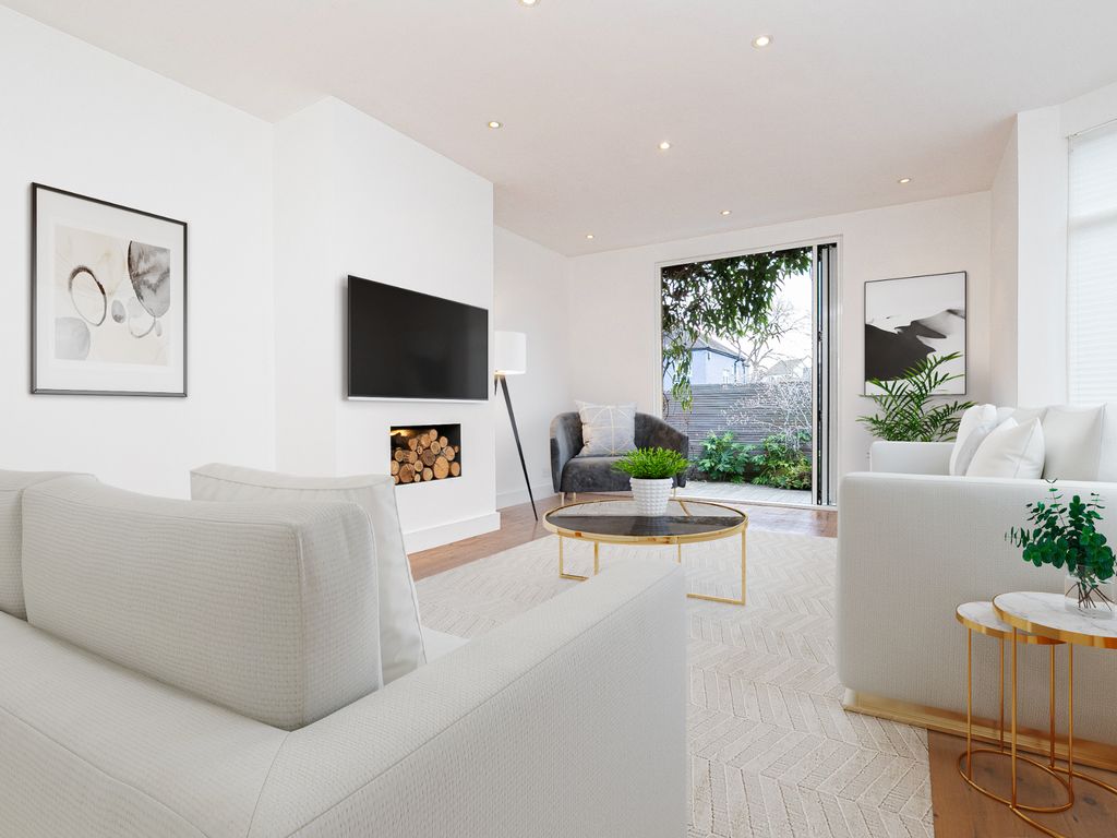 5 bed detached house for sale in Connaught Avenue, London E4 Zoopla