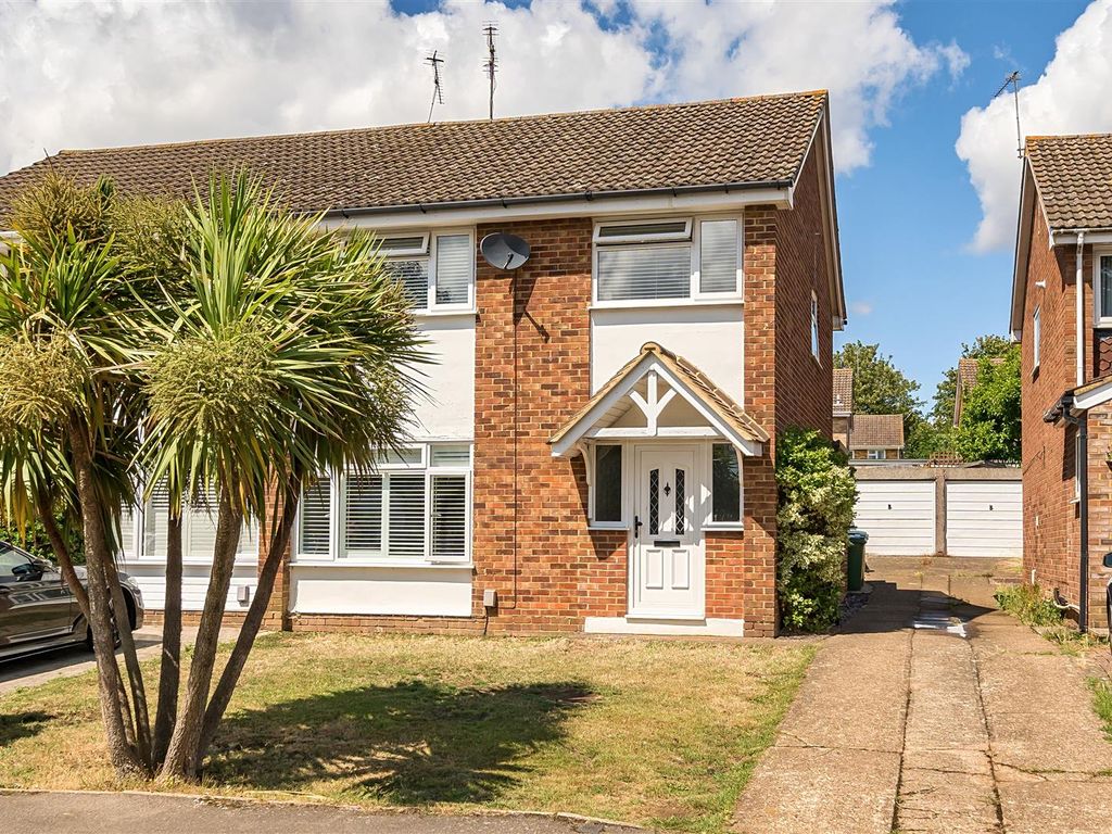 3 bed semidetached house for sale in Commodore Road, Maidstone ME14, £