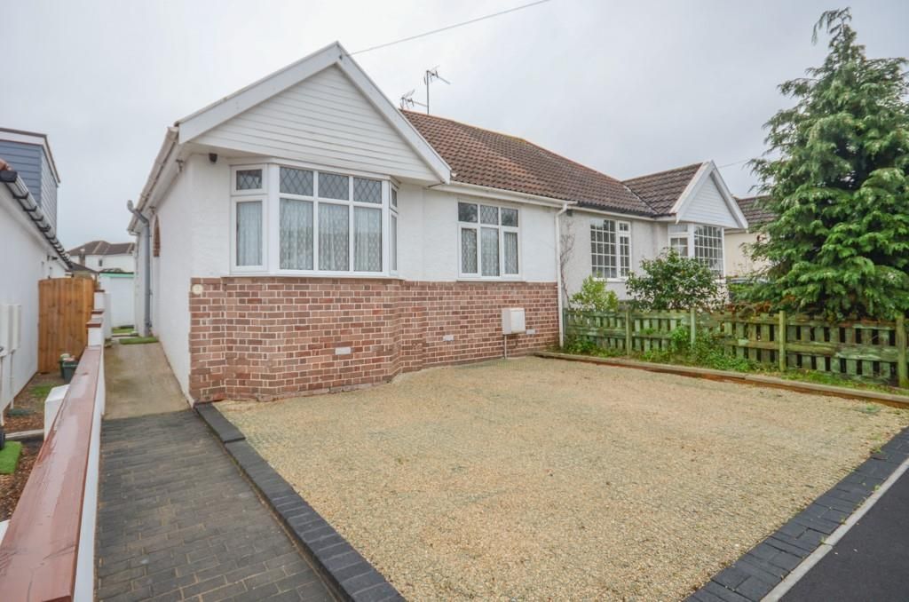 2 bed semidetached bungalow for sale in Salisbury Gardens, Downend