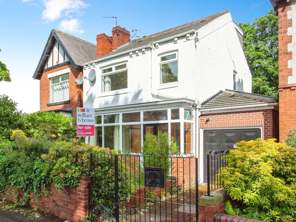 3 bed detached house for sale in Heaton Avenue, Earlsheaton, Dewsbury