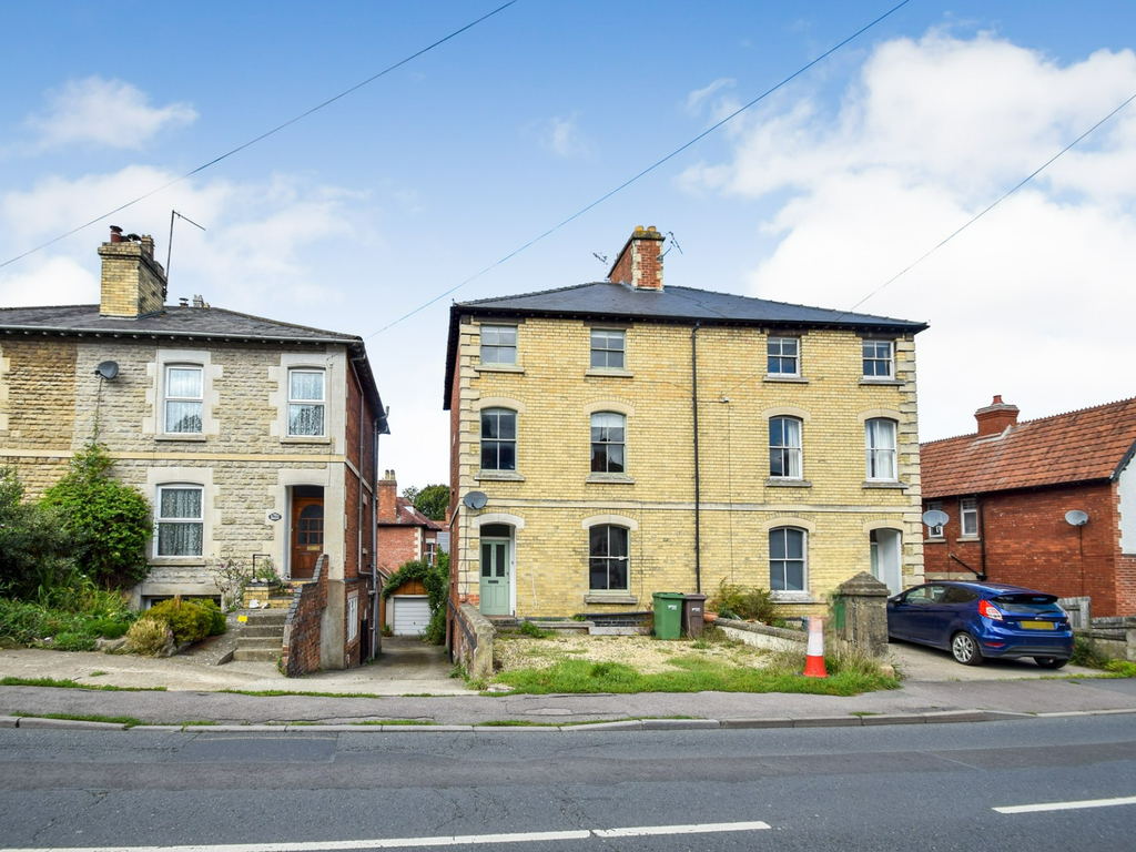 6 bed semidetached house for sale in Bath Road, Stroud GL5, £140,000