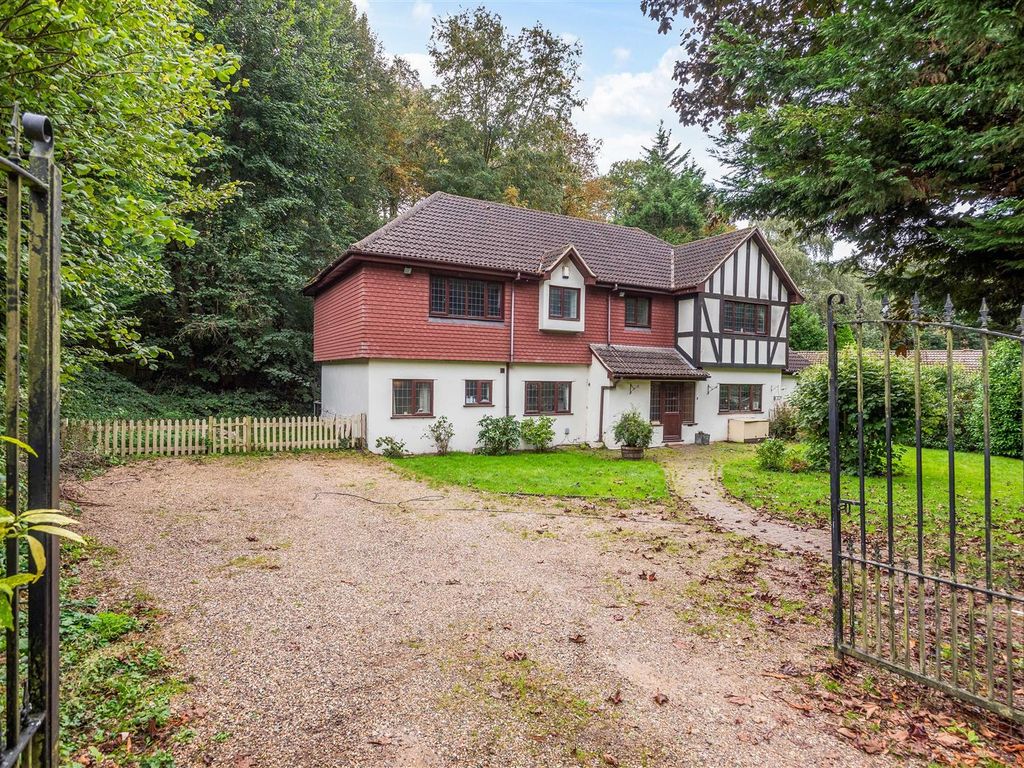 5 bed detached house for sale in Brenchley Close, Chislehurst BR7, £