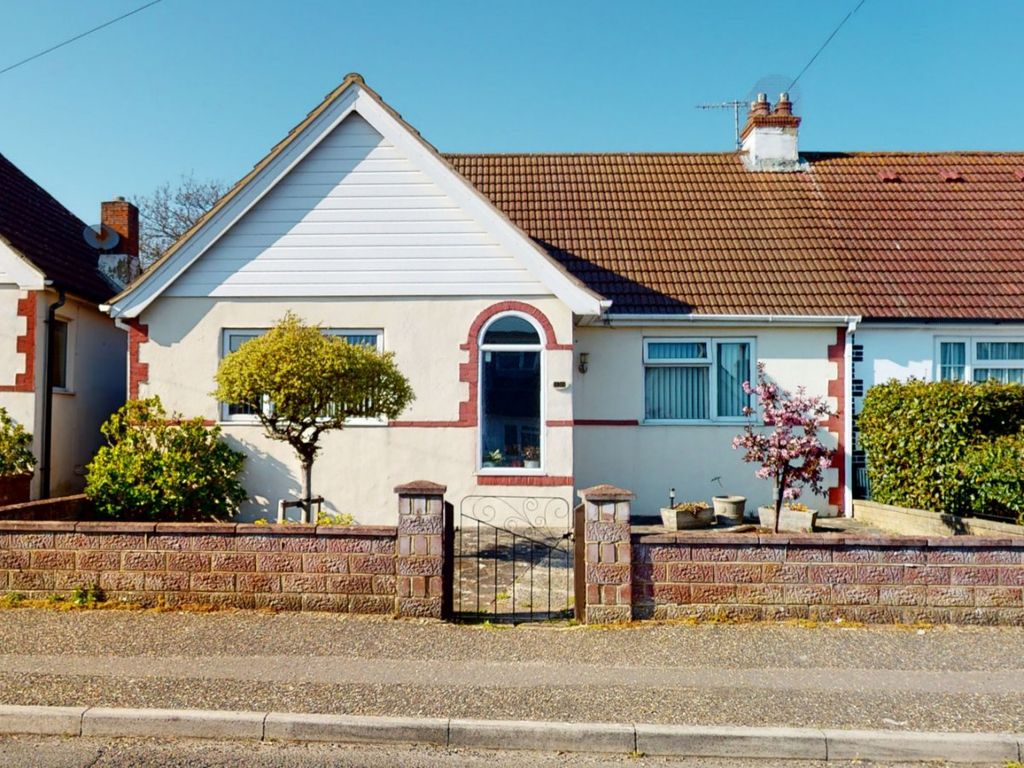 2 bed bungalow for sale in Seventh Avenue, North Lancing, West Sussex