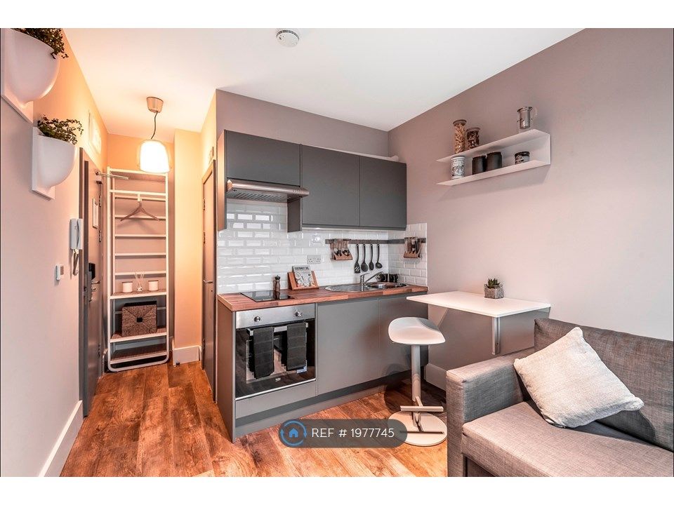 Studio to rent in Thame House, High HP13, £775 pcm Zoopla