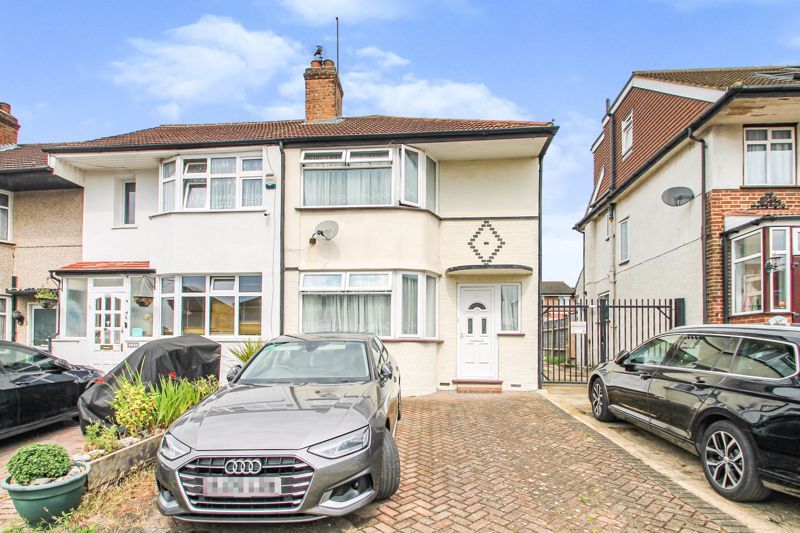 3 bed terraced house for sale in Girton Road, Northolt UB5 Zoopla