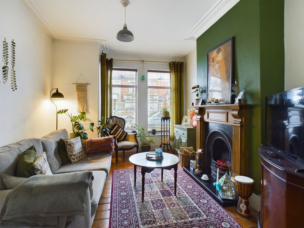 2 bed terraced house for sale in Chanterlands Avenue, Hull, East