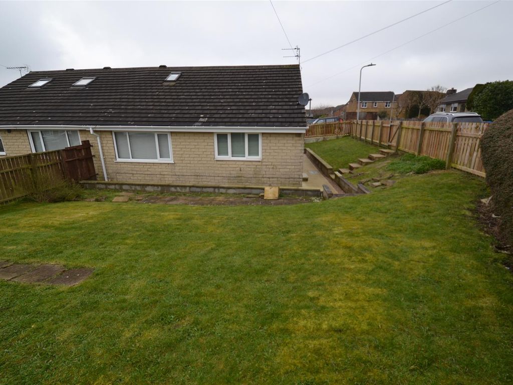 3 bed semidetached bungalow for sale in Moor Close Road, Queensbury