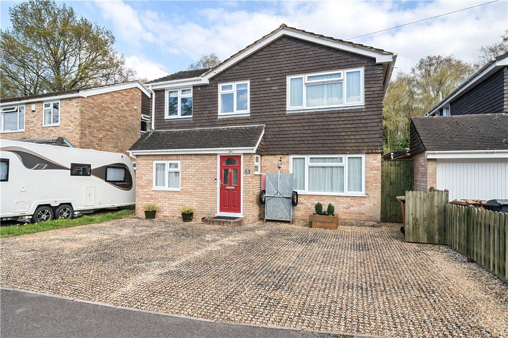 4 bed detached house for sale in Bracken Road, North Baddesley