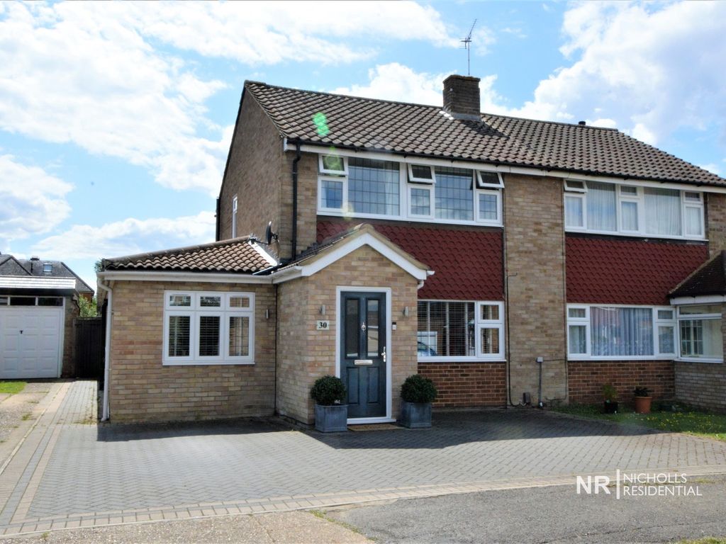 4 bed semidetached house for sale in Poplar Crescent, West Ewell