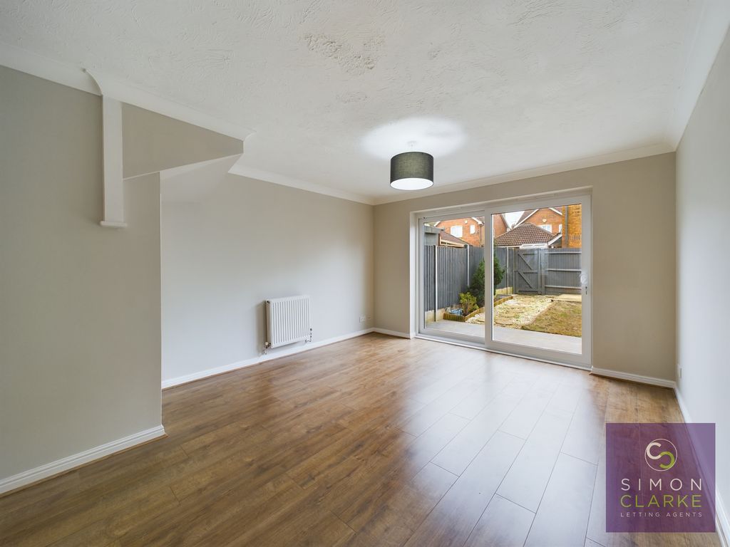 2 bed terraced house to rent in Fenstanton Avenue, North Finchley N12