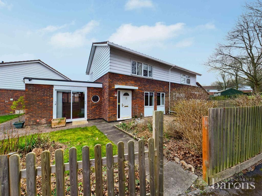 4 bed semidetached house for sale in Brighton Hill, Basingstoke RG22
