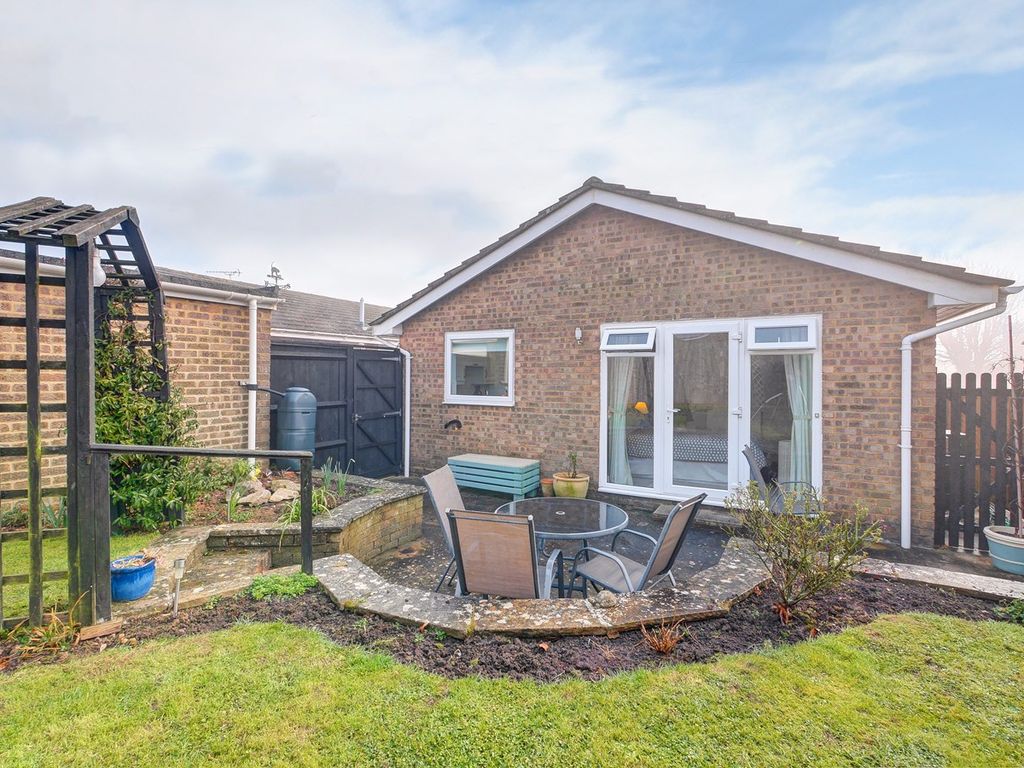 2 bed detached bungalow for sale in Fairlawns Drive, Herstmonceux BN27