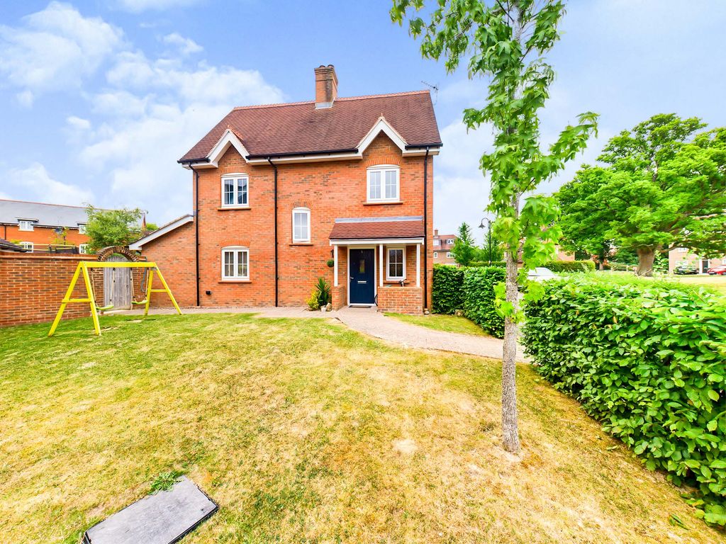 3 bed semidetached house for sale in Heydon Way, Broadbridge Heath
