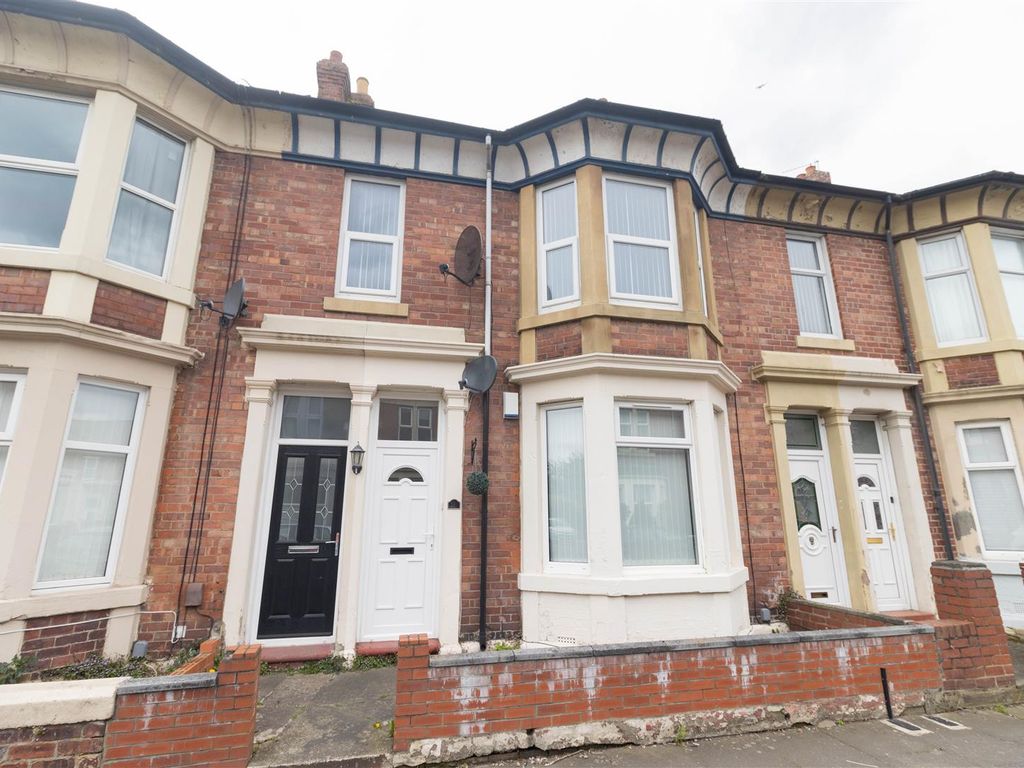 2 bed flat for sale in Cleveland Avenue, North Shields NE29, £165,000