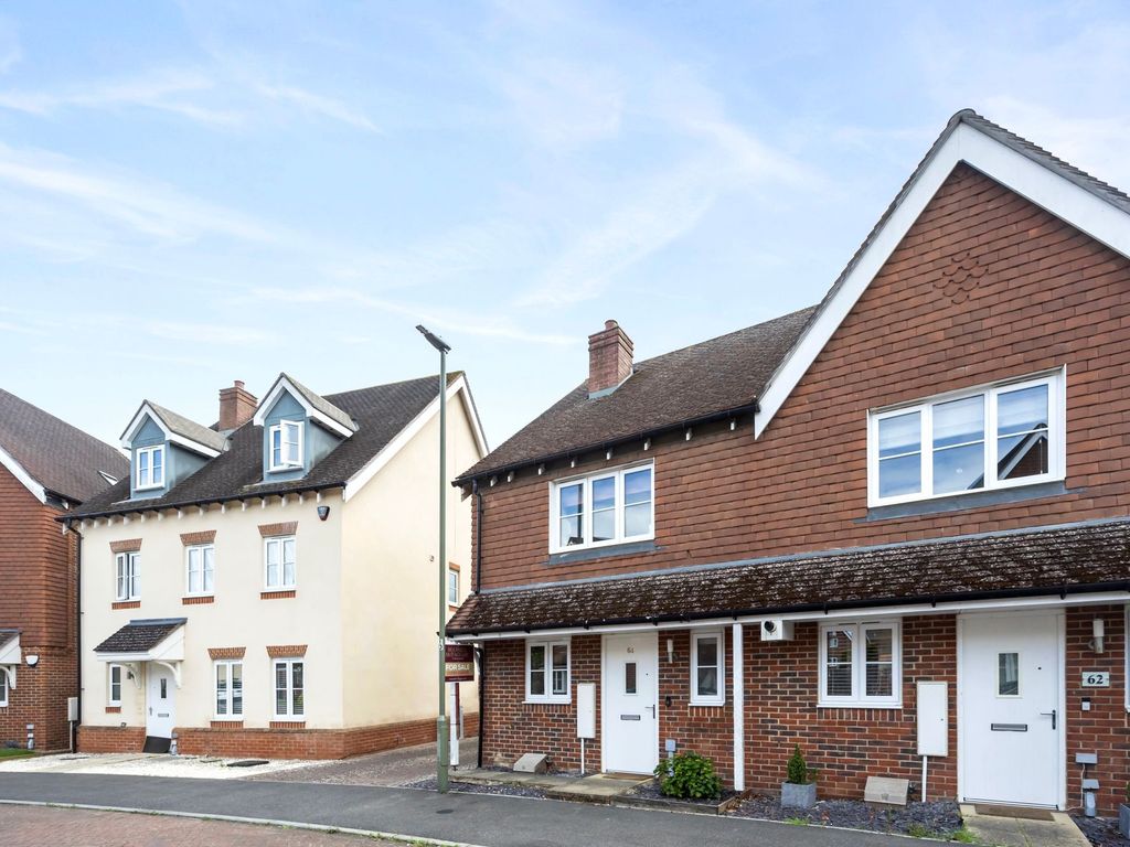 2 bed end terrace house for sale in Whittaker Drive, Horley RH6, £