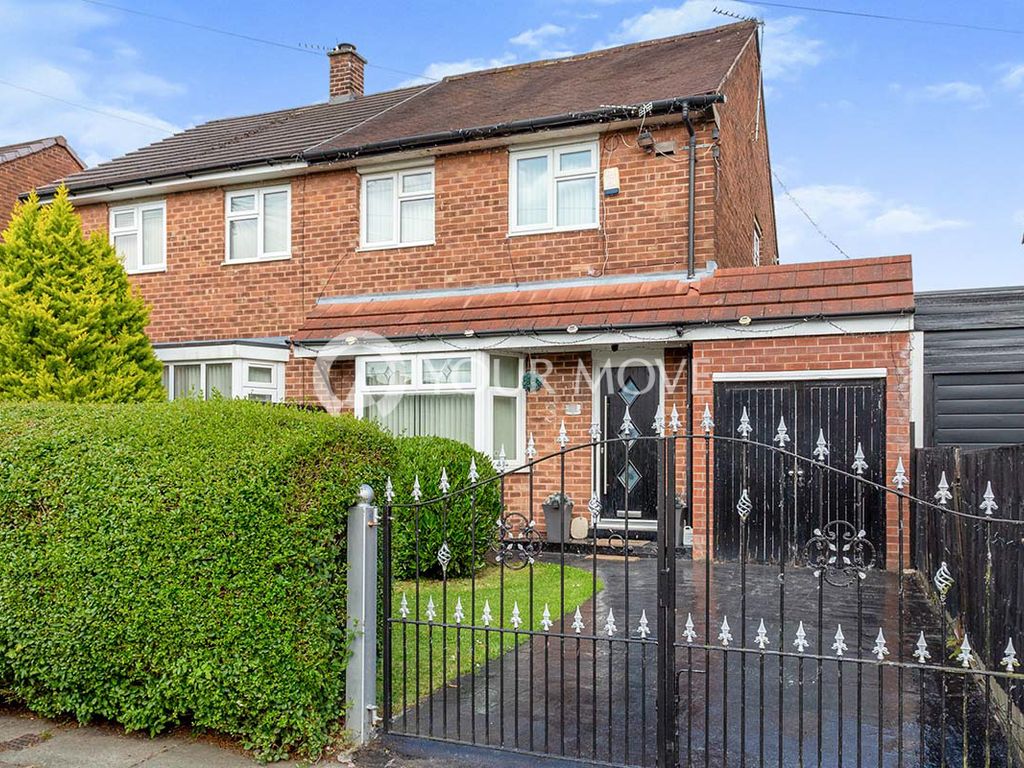 3 bed semidetached house for sale in Ringlow Park Road, Swinton