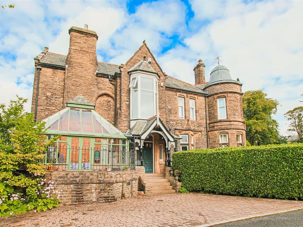 4 bed semidetached house for sale in Glendene Park, Clayton Le Dale