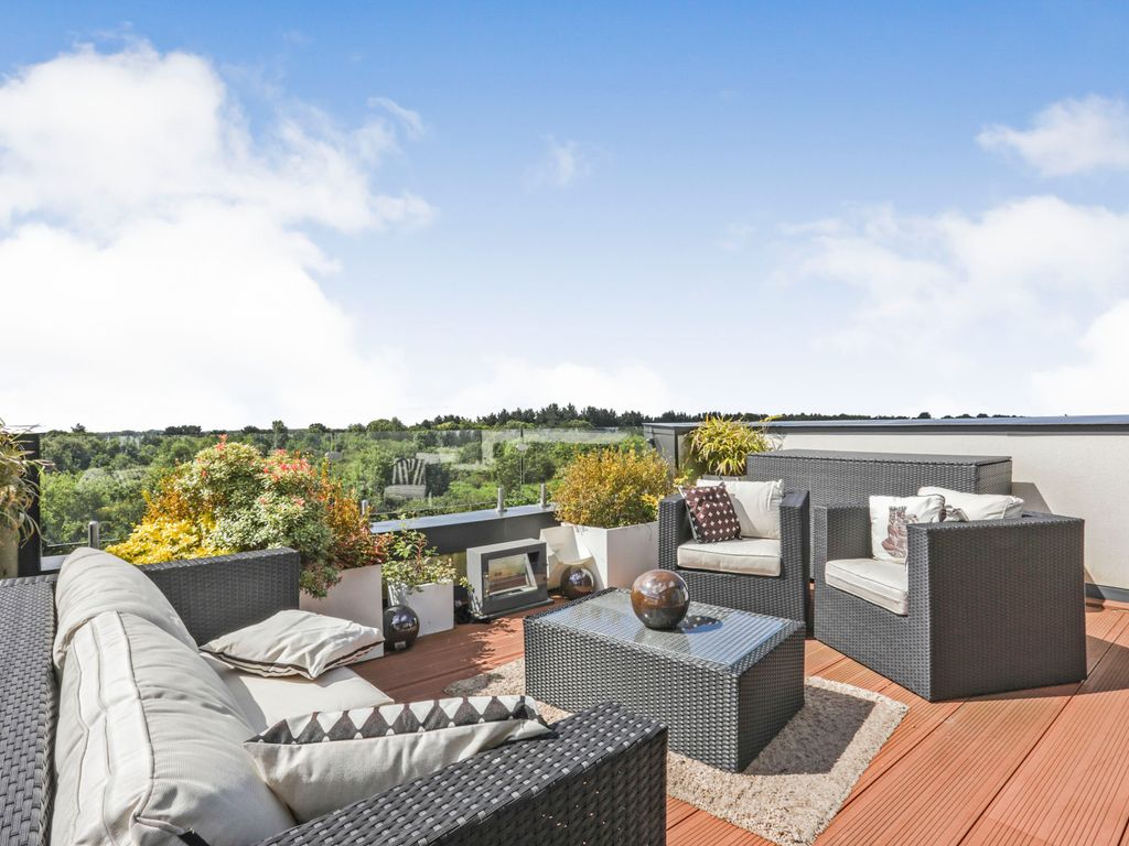 6 bed detached house for sale in Dunwich Close, Ipswich IP3, £875,000