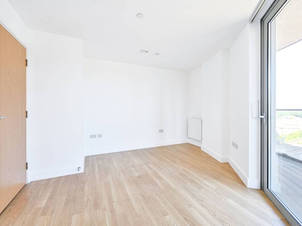 1 bed flat to rent in Loampit Vale, Lewisham, London SE13, £1,700 pcm