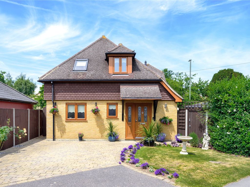 3 bed detached house for sale in Common Road, Claygate, Esher KT10 Zoopla