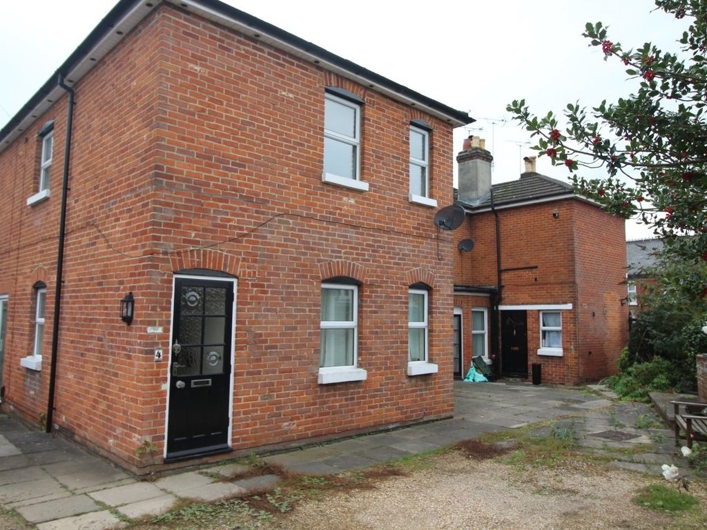 2 bed flat to rent in Winchester Road, Romsey, Hampshire SO51 Zoopla