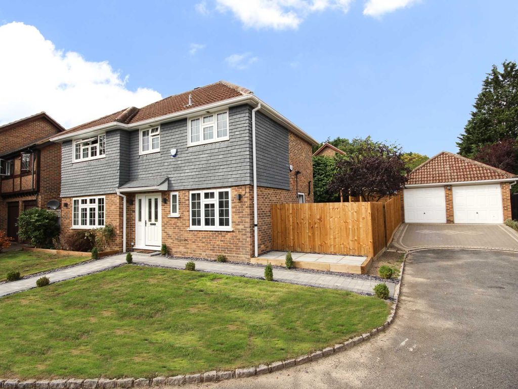4 bed detached house for sale in Lyndhurst Close, Bracknell RG12 Zoopla