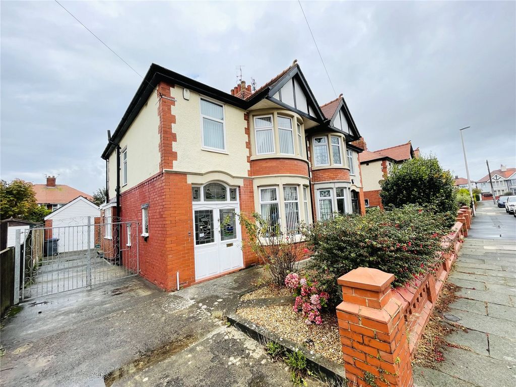 3 bed semidetached house for sale in Antrim Road, Blackpool FY2 Zoopla