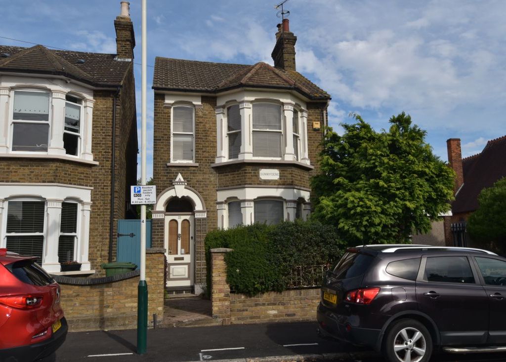 3 bed detached house for sale in Princes Road, Romford RM1 Zoopla
