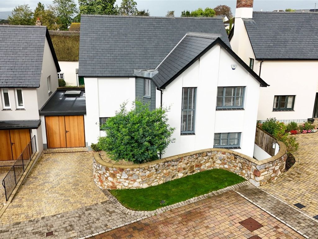 4 bed detached house for sale in Well Close, Kingsteignton, Newton