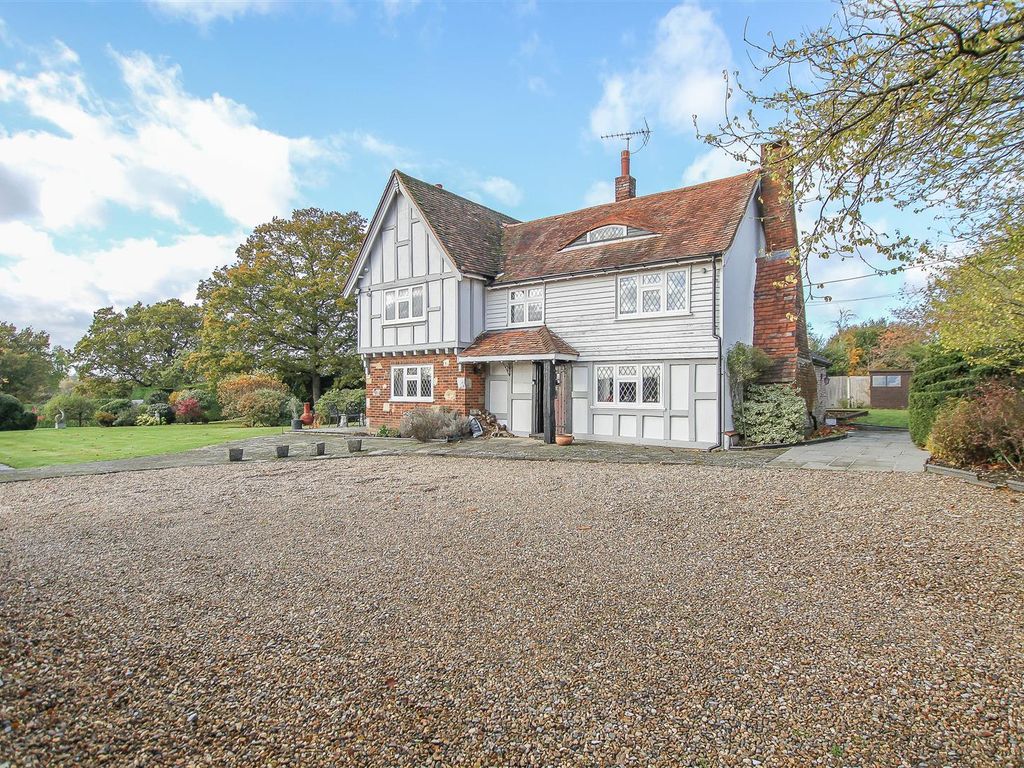 5 bed detached house for sale in Woolmongers Lane, Ingatestone CM4, £