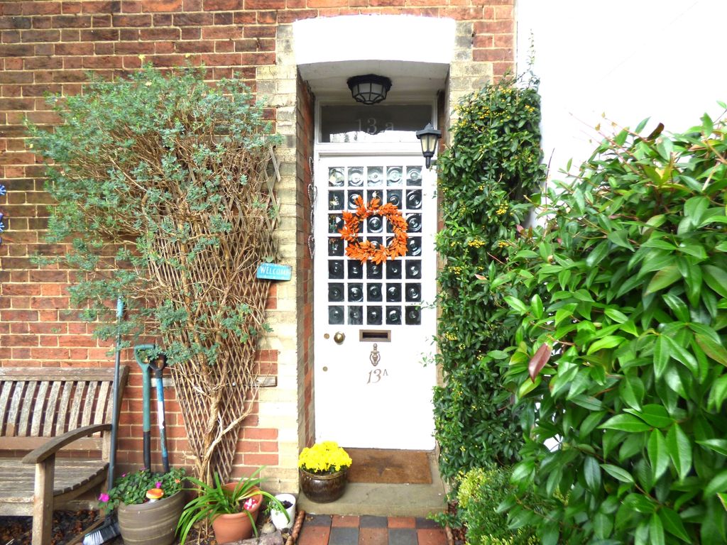 1 bed for sale in Church Gardens, Kingston Road, Leatherhead